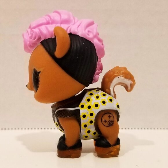 L.O.L. Surprise! Pets "Grunge Skunk" & Accessories, VGUC - Picture 3 of 13